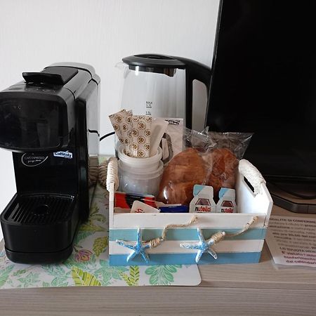 Casa Vacanza Indaco Fiumicino Bagian luar foto