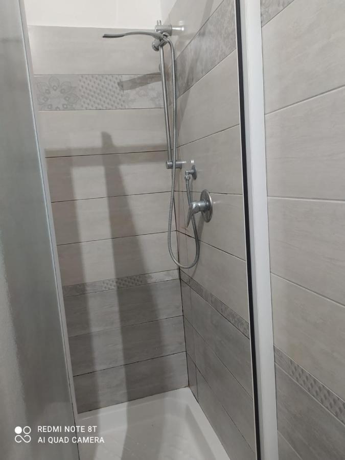 Casa Vacanza Indaco Fiumicino Bagian luar foto