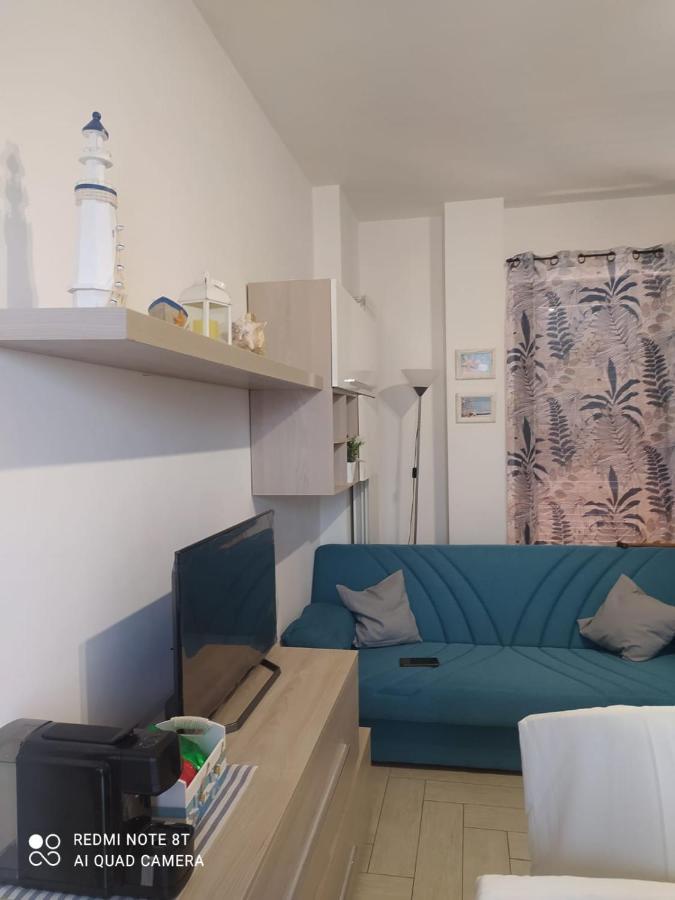 Casa Vacanza Indaco Fiumicino Bagian luar foto